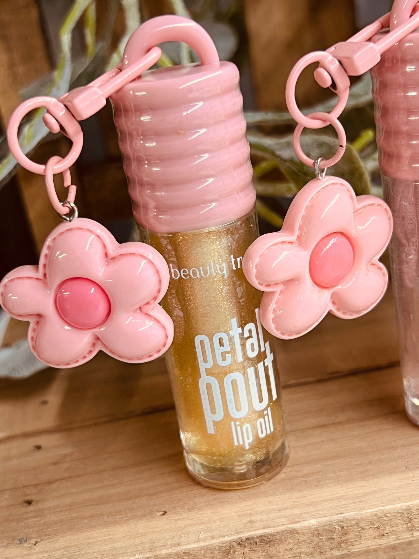 LIP GLOSS