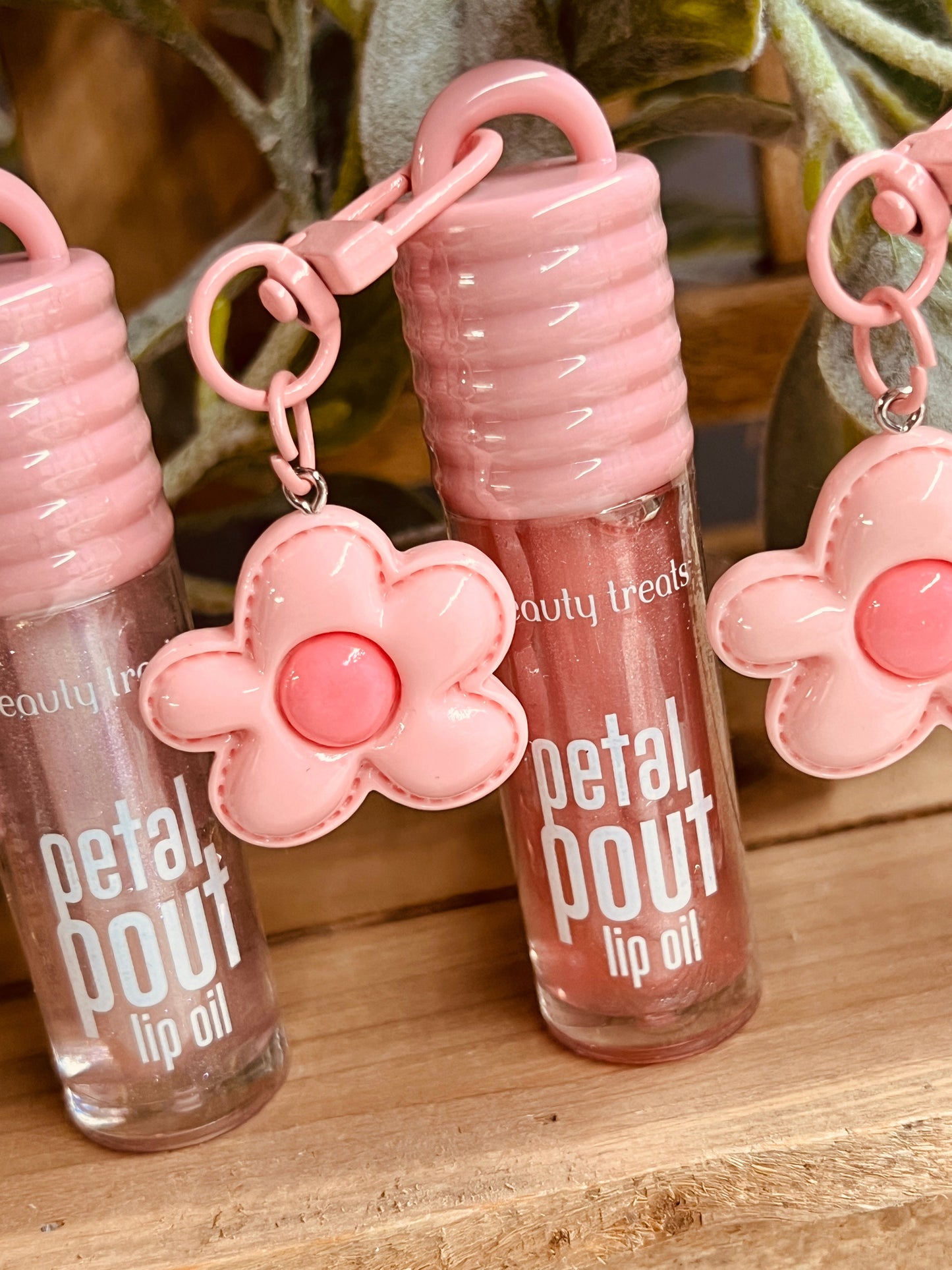 LIP GLOSS