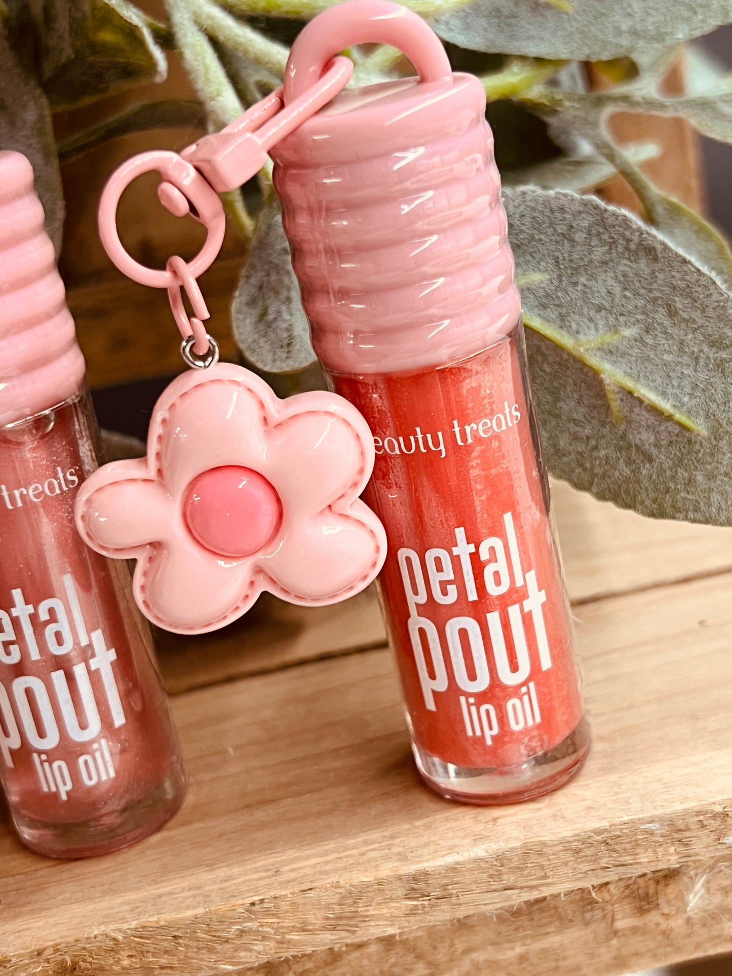 LIP GLOSS