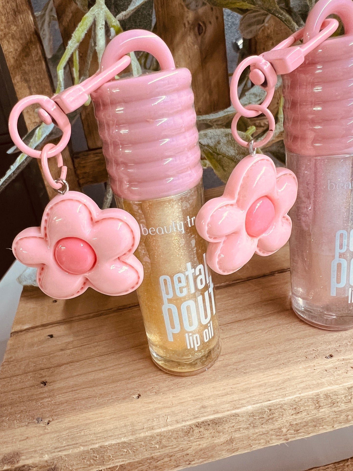 LIP GLOSS
